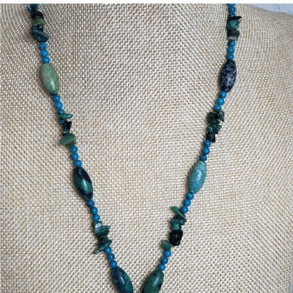 TOGGLE Faux Stone Beaded Tassel Necklace - Picture 3 of 8